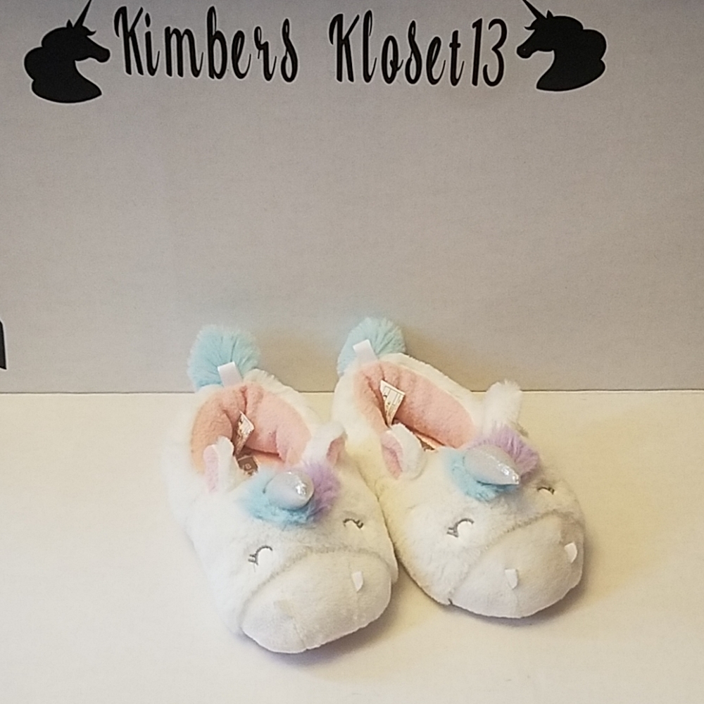 🦄NWOT🦄 Carter's Unicorn Slippers size 7/8